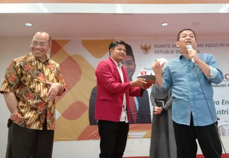 Presiden Mahasiswa UMSurabaya Terpilih Jadi Koordinator Presidium Nasional BEM
