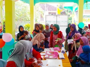 KKN di Bawean, Tiga Mahasiswa Lakukan Ini