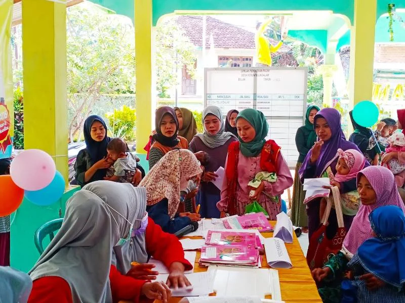 KKN di Bawean, Tiga Mahasiswa Lakukan Ini