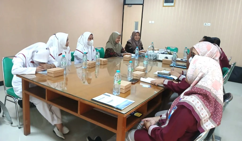 Mahasiswa Kebidanan UMMAD Laksanakan PKL di RSI Siti Aisyah Madiun, Dituntut Kuasai Target Kompetensi