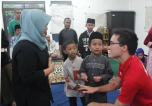 Mahasiswa Asing Ikut Buka Puasa di Panti, Ini Komentar Mereka