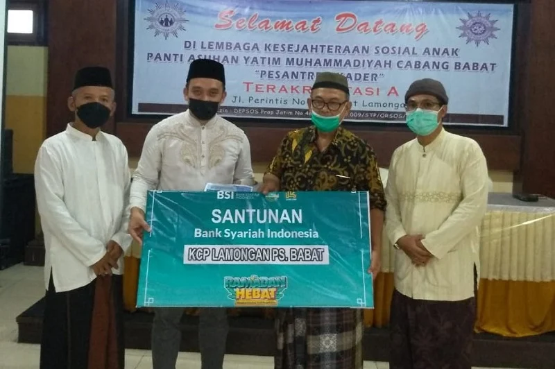 BSI Bagi Bingkisan ke Panti Asuhan Putra Muhammadiyah