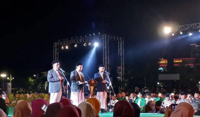 Satu Abad NU, KH Saad Ibrahim Tampil Baca Puisi