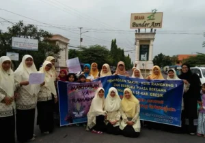 Bagi-Bagi Takjil hingga Kuis Rangking 1: Kiprah Nasyiah Gresik di Hari ke-6 Ramadhan