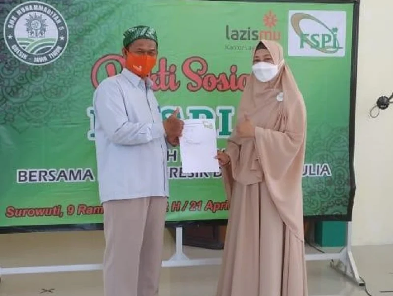 Bingkisan Ramadhan Fospiq Gresik untuk Warga Surowiti