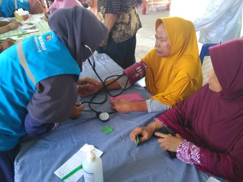 Aisyiyah Gelar Dakwah Bilhal dengan Pengobatan dan Bagi Sembako