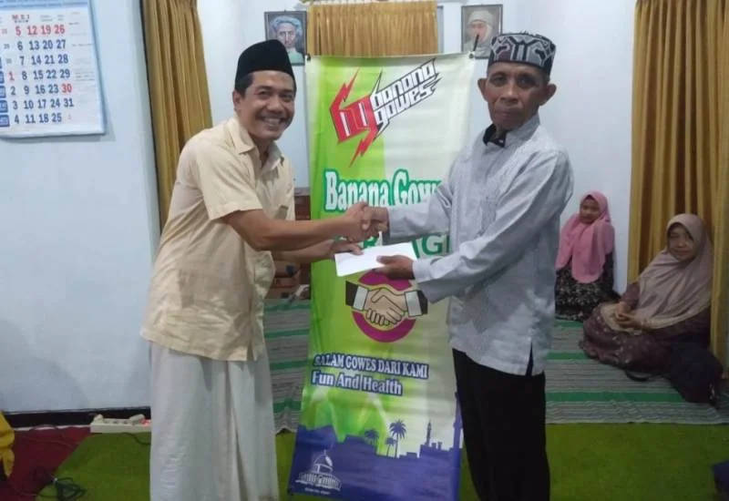 Hobi Gowes, Komunitas Ini Tak Lupa Bersedekah