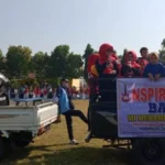 Heboh! Band Inspirative Main di Atas Dua Mobil Pikap