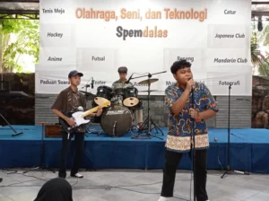 Band Suaralaya Meriahkan Awarding dan Pensi Spemdalas