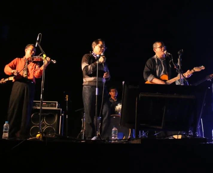 Ketika Mantan Rektor dan Penggantinya Nge-Rock, Suasana Malam Pun Pecah