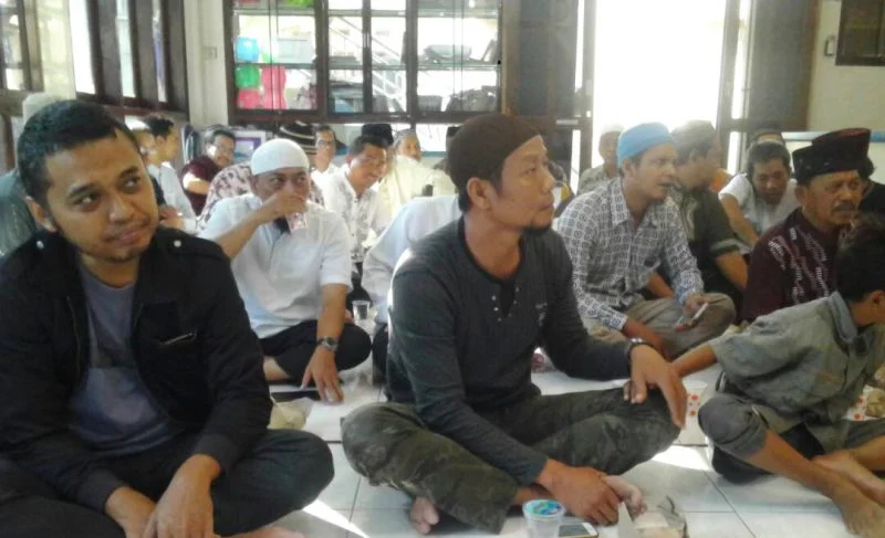 Kayak Mancing Saja, Jamaah di Kedanyang Dapat Ikan Basah Usai Pengajian Ahad Pagi