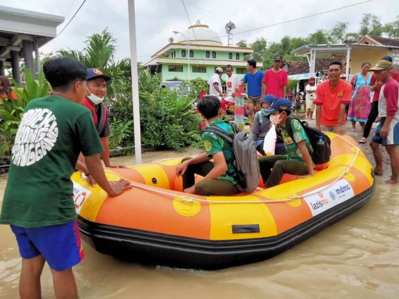 Balongpanggang Banjir, Kokam dan Aisyiyah Buka Dapur Umum