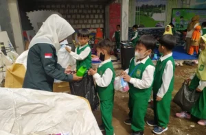 TK-KB Aisyiyah V Kota Probolinggo Mengunjungi Bank Sampah