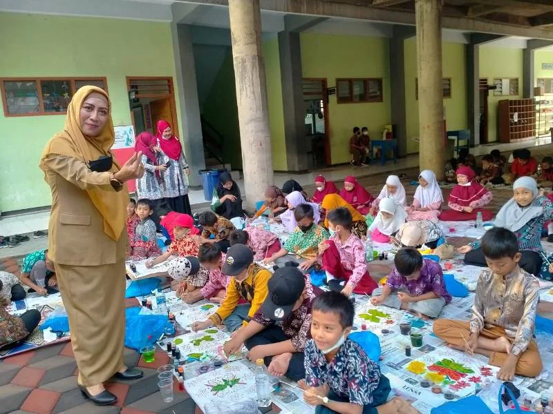 Membatik Massal Mudisa Berebut 18 Juara