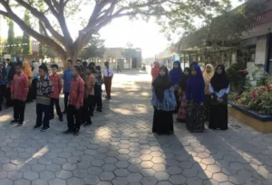 Hari Batik Nasional Jadi Bahan Diskusi Kelas yang Menarik
