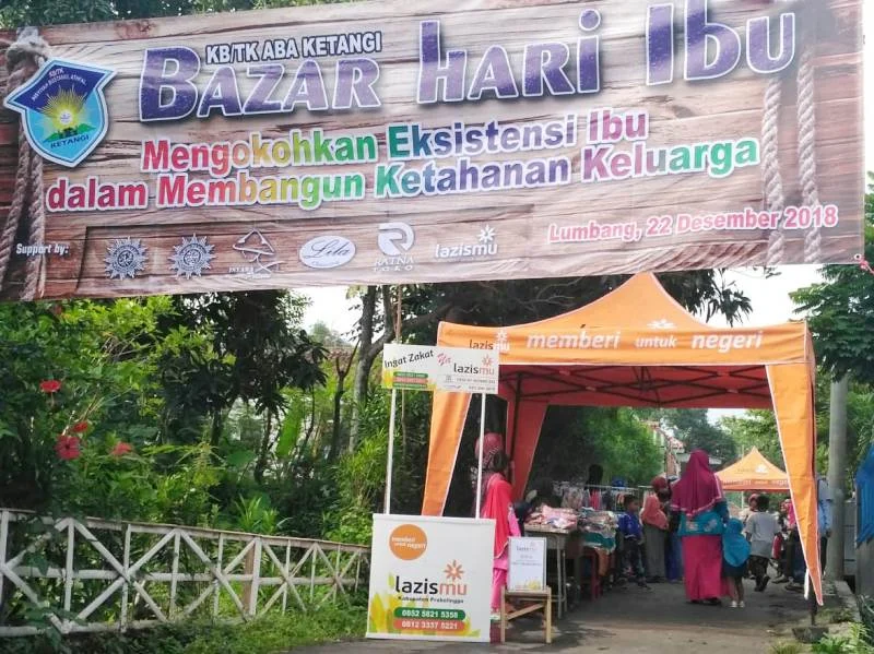 Ada Bazar Hari Ibu di Kaki Gunung Bromo