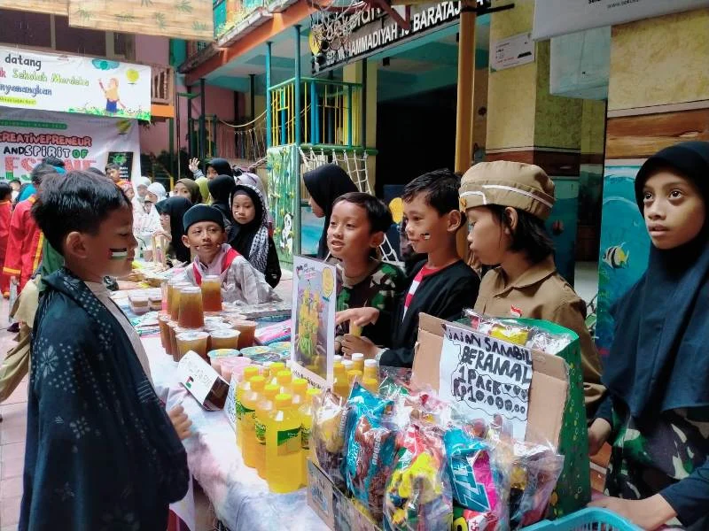 Entrepreneur Week Ajak Siswa Kreatif Jualan Sambil Donasi