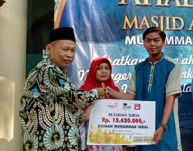 Lazismu Jepara Beri Uang Saku Rp 12 Juta ke Siswa yang Studi ke Luar Negeri