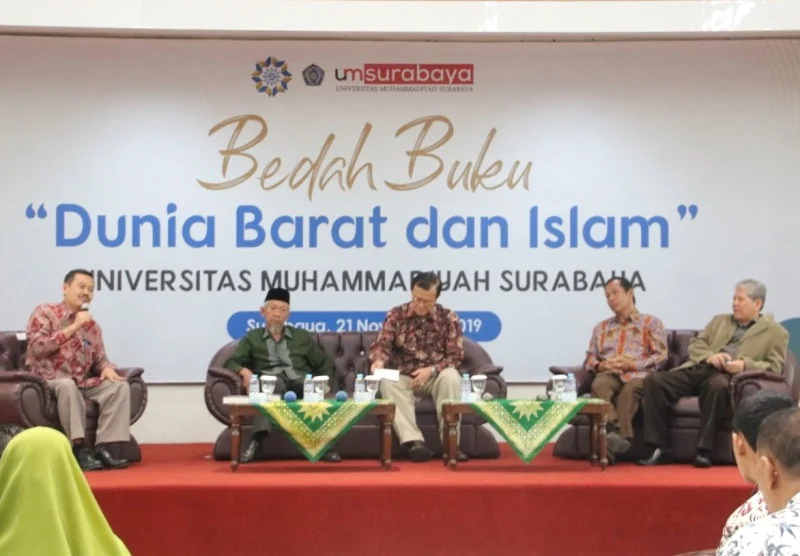 Benturan Islam dan Dunia Barat Dikupas dalam Bedah Buku di UMSurabaya