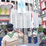 Sekolah Pasang Bendera Setengah Tiang untuk BJ Habibie