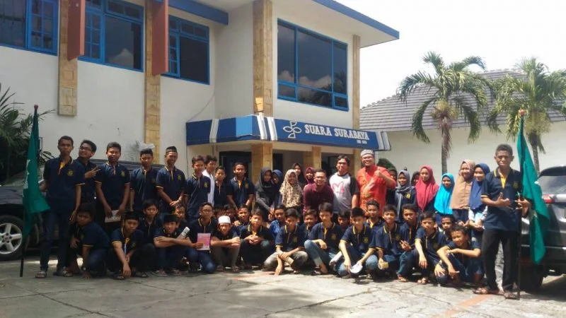 Di Radio Suara Surabaya, Puluhan ‘Singa’ Panti Asuhan Muhammadiyah Belajar Menyaring Berita Hoax