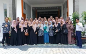 Kunjungi Berlian School, Ikwam Mupalas Cari Tahu tentang Ini