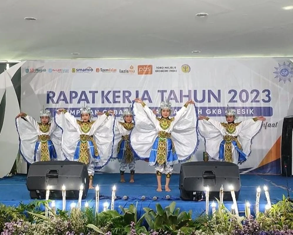 Tari Angsa Putih Meriahkan Raker PCM GKB