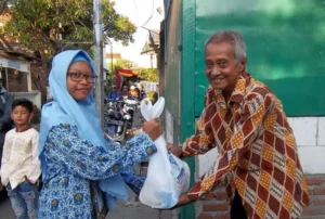 Baksos dan Jelajah Lingkungan Latih Siswa SMPM 14 Surabaya Beradaptasi