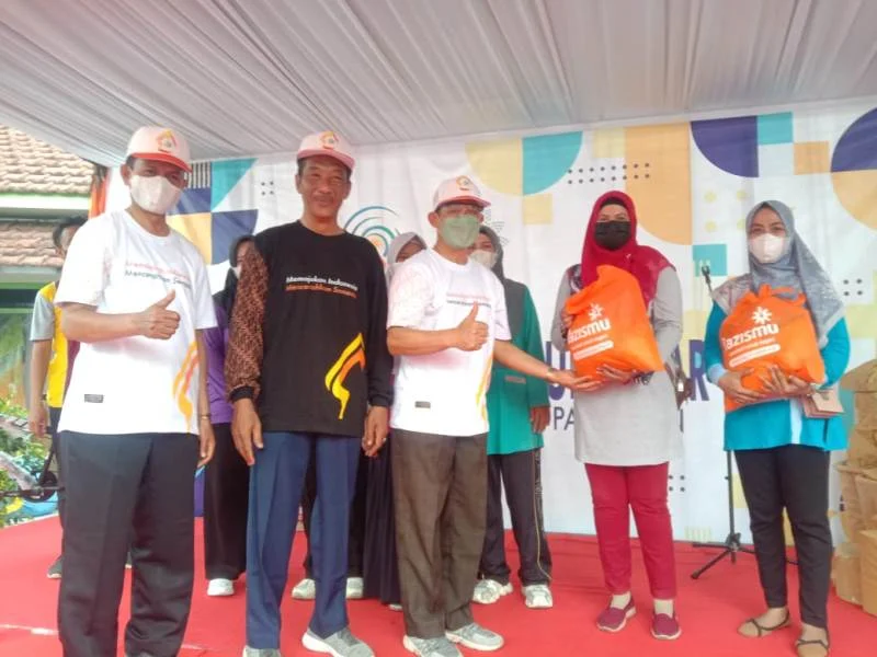 Bingkisan Bakti Guru dari Lazismu Pasuruan