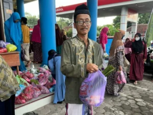 Hadiri Pengajian, Pulang Bawa Bingkisan dari PCA Srono