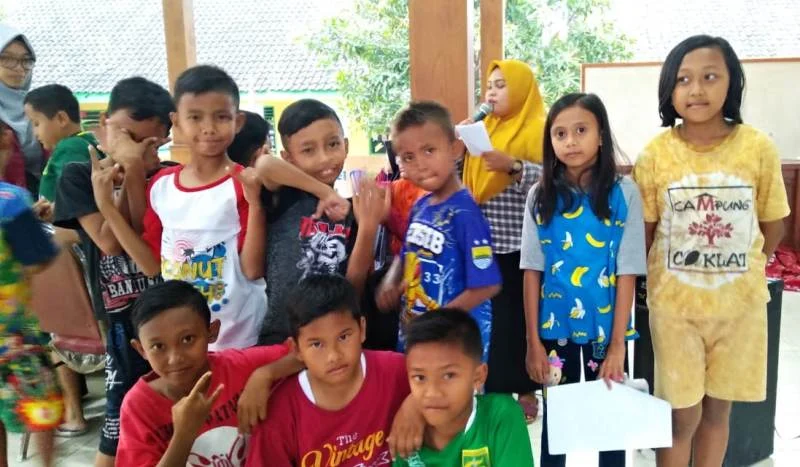 Serunya Baksos IMM Blue Savant di Desa Banyulegi Ini