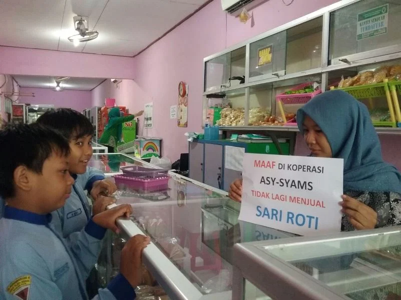 Dok! SD Teladan Nasional Ini Resmi Hentikan Pasokan Produk Sari Roti