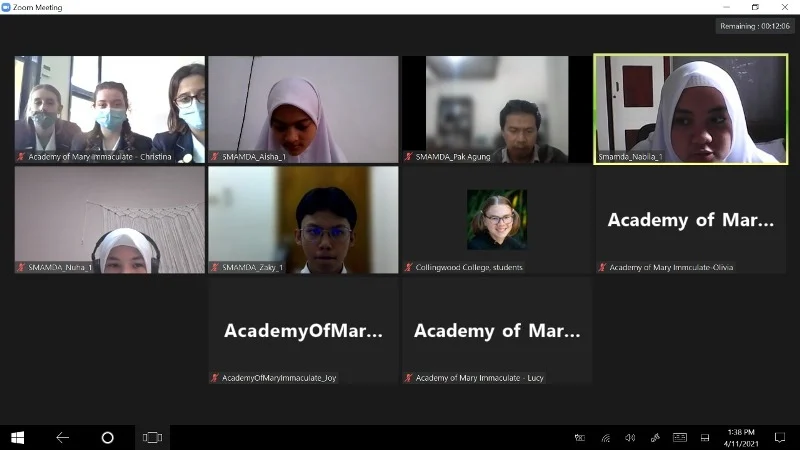 8 Siswa Smamda Surabaya Diskusi dengan Murid Australia, Begini Serunya