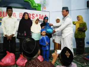 PCM Tempursari Santuni Warga Dhuafa Tegalrejo