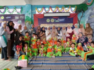 Membuat Buket Bunga Bersama Mama