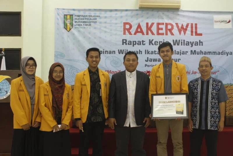 Di Sela Rakerwil, IPM Luncurkan Buku Literasi Pelajar Madani