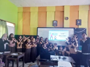 Mahasiswa UMM Ajari Siswa Tepuk Anti Bullying