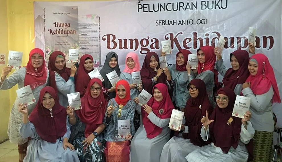 Diluncurkan Buku ‘Bunga Kehidupan’, Kisahkan Pengalaman Sehari-hari 17 Bunda