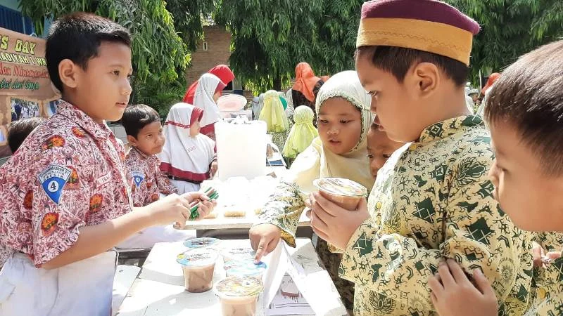 Dalam Business Day, Siswa Dikenalkan Adab Jual Beli
