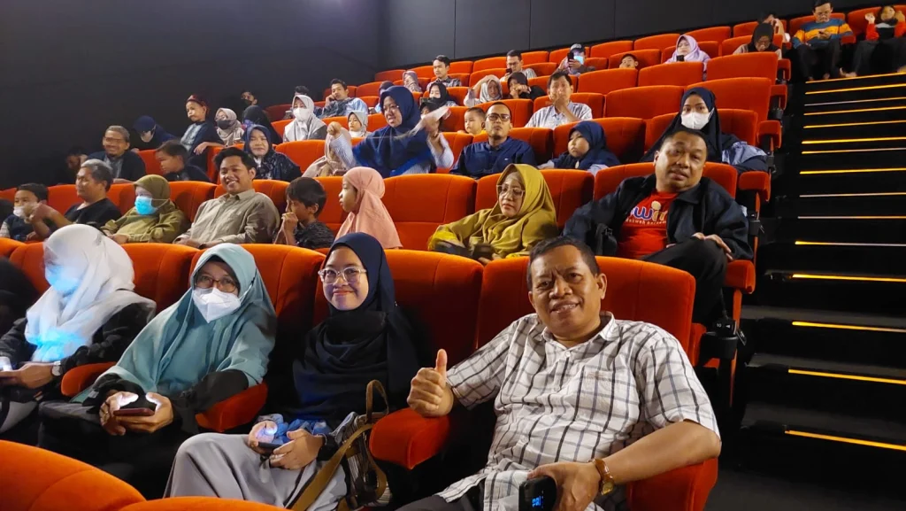 Crew PWM Jatim Nobar Buya Hamka, Prof Biyanto: Layak Ditonton Warga Muhammadiyah