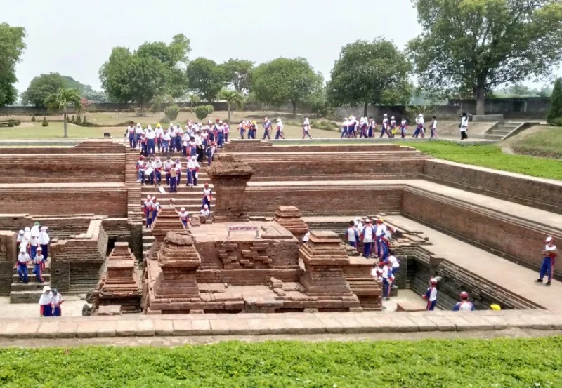 Napak Tilas ke Situs Trowulan untuk Memahami Kejayaan Majapahit