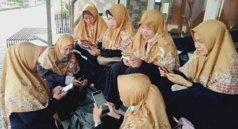 Praktik Canva sambil Promosi Sekolah