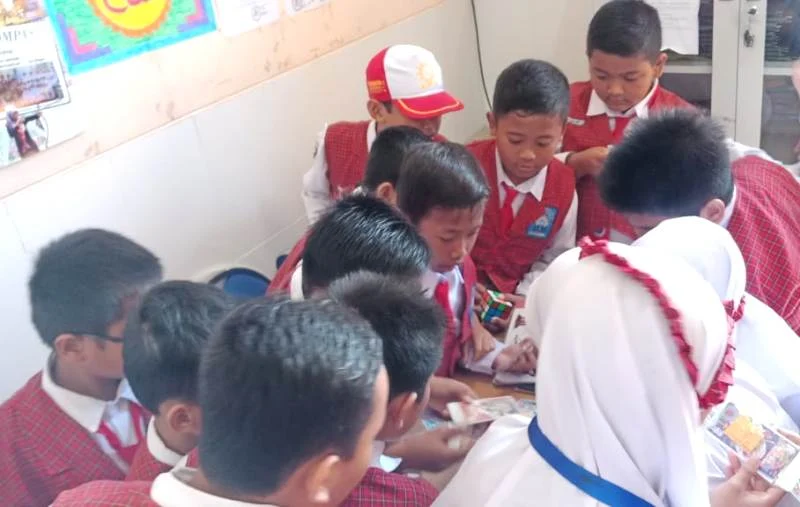 Sepekan di Malaysia, Begini Sambutan Teman-Temannya ketika Pulang