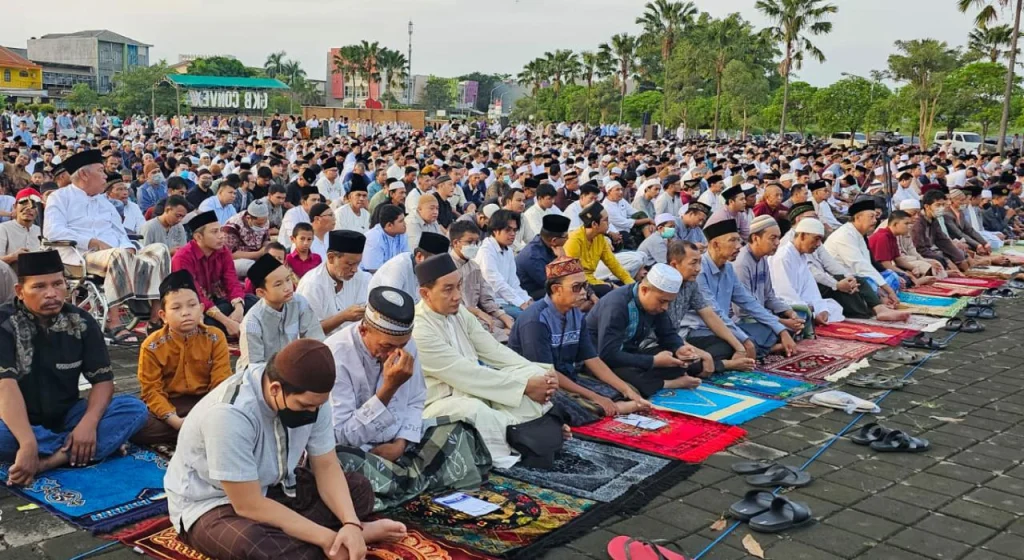 Jamaah Idul Fitri GKB Convex Diajak Jadi Selebritas Langit