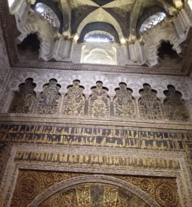 Takjub Sekaligus Sedih Melihat Kaligrafi Al-Quran di Katedral Cordoba