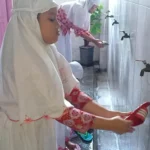 Entrepreneur’s Day, Kelompok Siswa Ini Buka Jasa Cuci Sandal