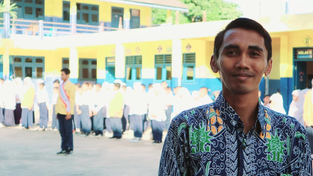 Sinar Sang Surya Dibalik Tambang