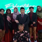 Cerita Inspiratif Mundakir: Anak Buruh Serabutan yang Kini Menjadi Rektor UM Surabaya