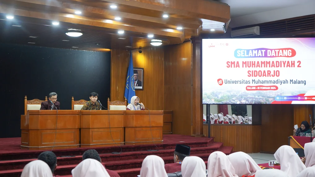 Peserta Campus Trip Smamda Terkesima di Kampus UMM