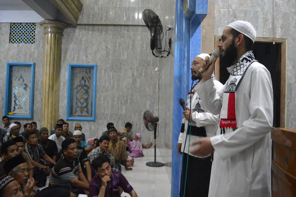 Dua Ibu Menangis Bertemu Syeikh Palestina, Ini Penyebabnya